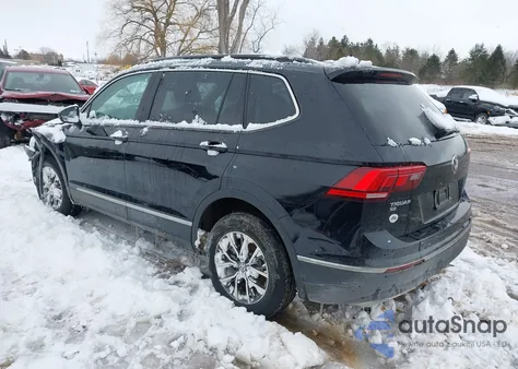 2020 Volkswagen Tiguan 2.0T Se/2.0T Se R-Line Black/2.0T Sel z USA, uszkodzony, nr VIN 3VV2B7AX1LM034135